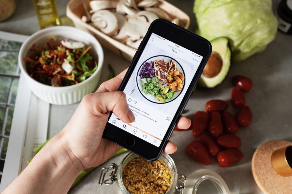 feed de restaurante com edição de fotos consistente e identidade visual