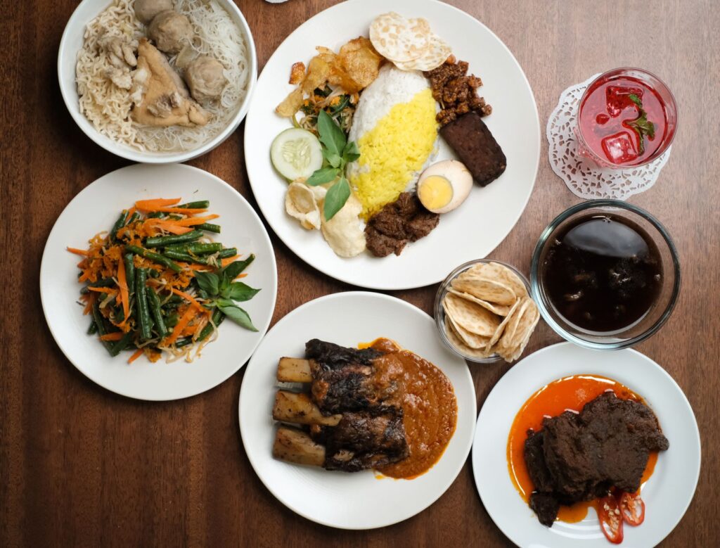 banco de imagens restaurante — coleção de pratos fotografados em flat lay