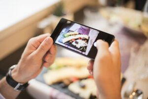 UGC Restaurante: Como Transformar Clientes em Criadores de Conteúdo da sua Marca